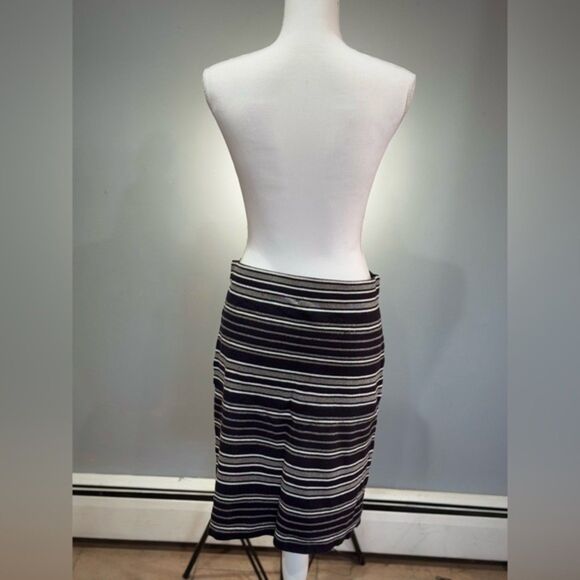 CLEARANCE! LOFT Outlet Striped Bandage Skirt Size M EUC - Picture 2 of 5